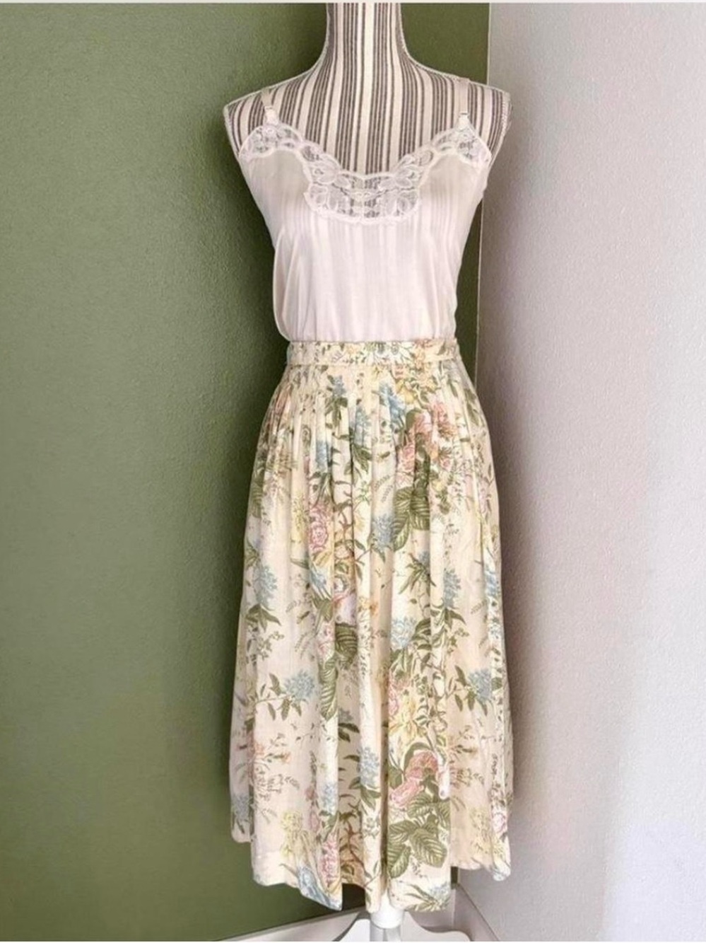 Vintage 80s 90s Floral Cotton Midi Skirt 
Prairie Cottagecore Wrap Skirt Small - Picture 3 of 6